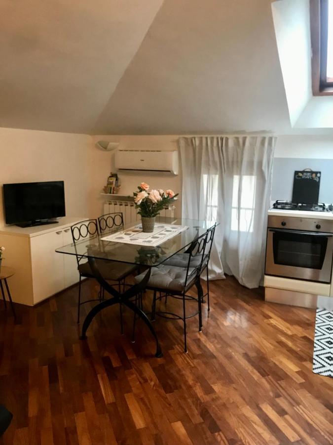 Antico Borgo Lägenhet Desenzano del Garda Exteriör bild